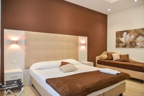 2 bedrooms, desk, travel crib, free WiFi