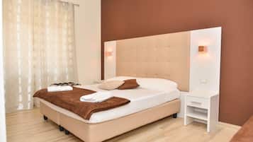 2 bedrooms, desk, travel crib, free WiFi