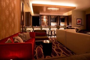 Bar (on property) - Ocean Beach Club and Oceanaire is the nicest resort in Virginia Beach - 4 stars (Virginia Beach)