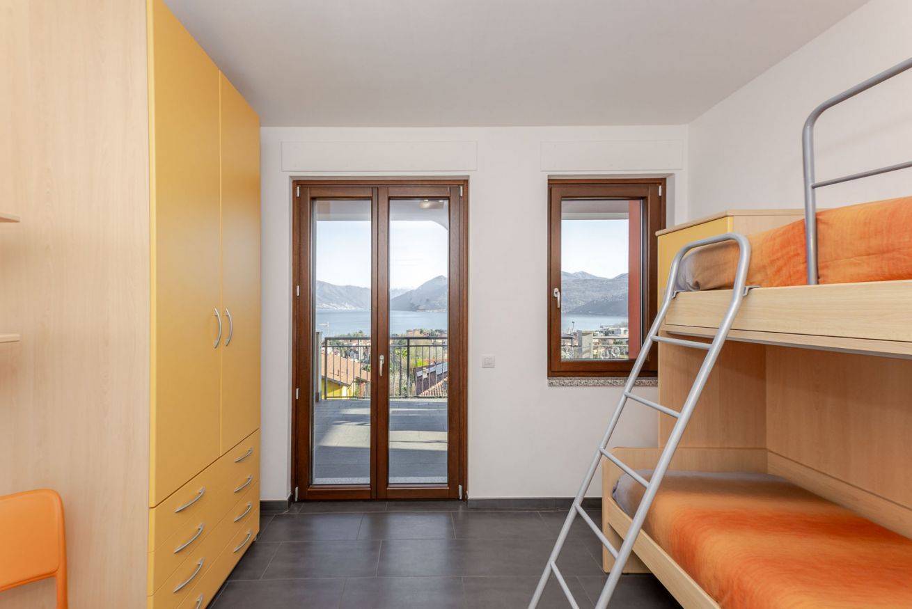 3 bedrooms, soundproofing, iron/ironing board, WiFi (free)