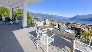 Unclassified image, 2 of 35, button - Casa Elena is a spacious apartment located in Germignaga, on the first and top floor of a small building consisting of only three residential units, with a beautiful lake view and three large terraces.
The independent entrance ensures a good level of pr (Germignaga)