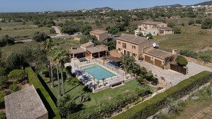A large villa with a swimming pool, multiple guest rooms, and a well-maintained garden. - Finca Cas Mungi, Villa with Private Pool (Horta, S' (Felanitx))