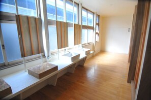 Design Room | Bathroom