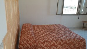 1 bedroom, iron/ironing board, free WiFi, bed sheets - Hillside holiday home overlooking the Egadi and Erice islands. (Marsala)