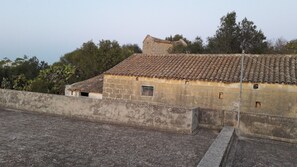 Exterior - Hillside holiday home overlooking the Egadi and Erice islands. (Marsala)