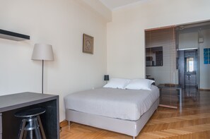 1 chambre, fer et planche à repasser, Wi-Fi, draps fournis
