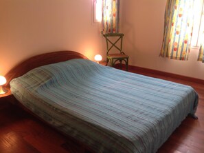4 habitaciones, tabla de planchar con plancha y wifi gratis