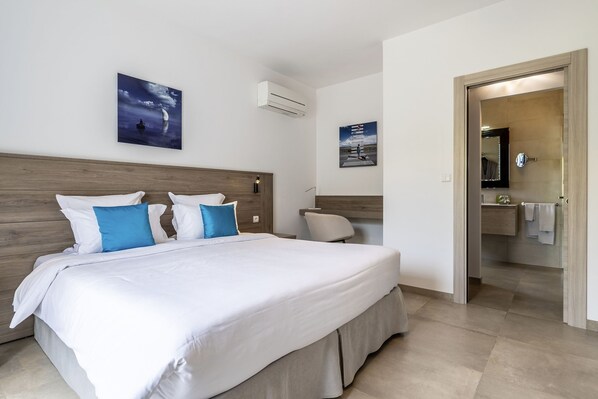 1 bedroom, iron/ironing board, internet, bed sheets