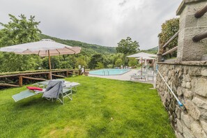 Property grounds - Nice apartment in a small hamlet, swimming pool, jacuzzi and sauna (Le Piastre)