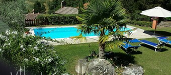 villa immersa nel verde con vista mozzafiato