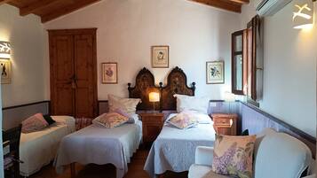 1 Schlafzimmer, Schreibtisch, Reisekinderbett, kostenloses WLAN