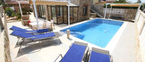 Piscine extérieure