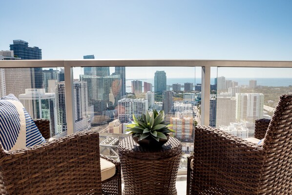 Property grounds - Great Value!! All Inclusive Monthly Rental-On the Water!! Residential Building. (Miami)