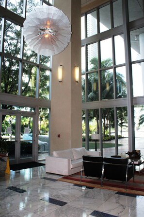 Interior - Great Value!! All Inclusive Monthly Rental-On the Water!! Residential Building. (Miami)