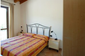2 bedrooms, iron/ironing board, free WiFi