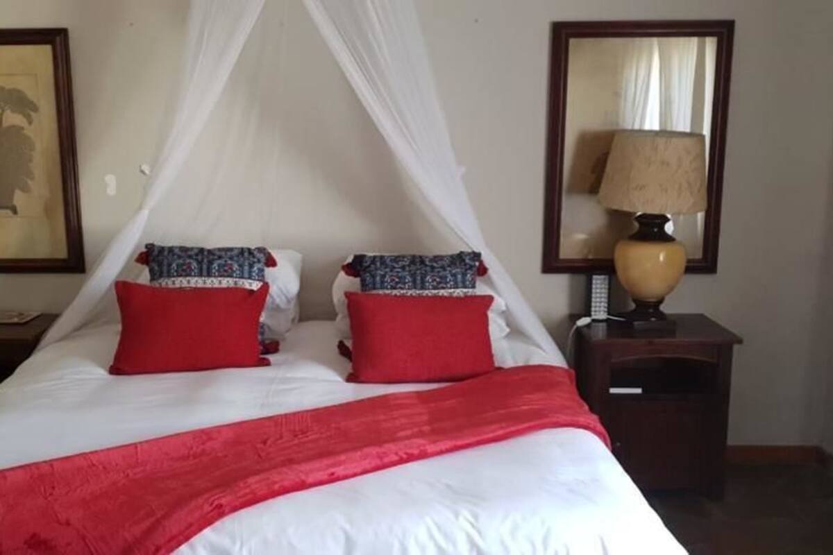 Casa de campo | Escritorio, tabla de planchar con plancha, wifi gratis y ropa de cama 