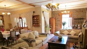Unclassified image, 5 of 28, button - African Dawn Luxury Guesthouse (Fouriesburg)