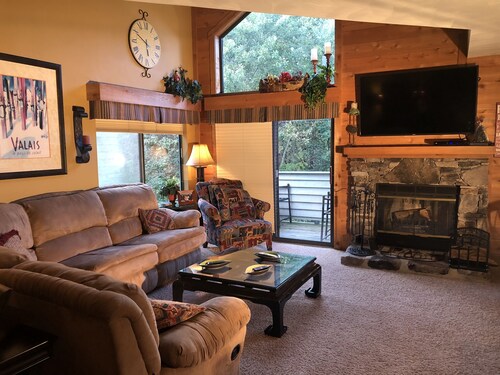 7 Springs Champion PA ON THE SLOPES!!!!  Book 4 nights get 5th free