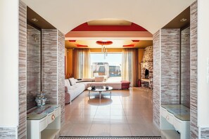 TV, fireplace, DVD player, books - Paramithia Villa with Private Pool (Afantou)