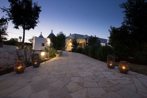 Trulli San Domenico with Private Pool, Veranda, in Valle d'Itria, by Hermione