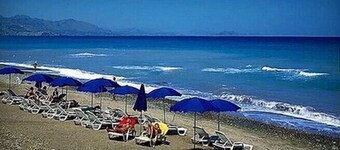 2 Bedrooms Modern Apartment by the SEA, Pool, Wi-Fi, A/C, Terrace, in resort
