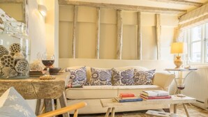TV, fireplace - Oyster Cottage, Wells-next-the-Sea, Norfolk (Wells Next the Sea)