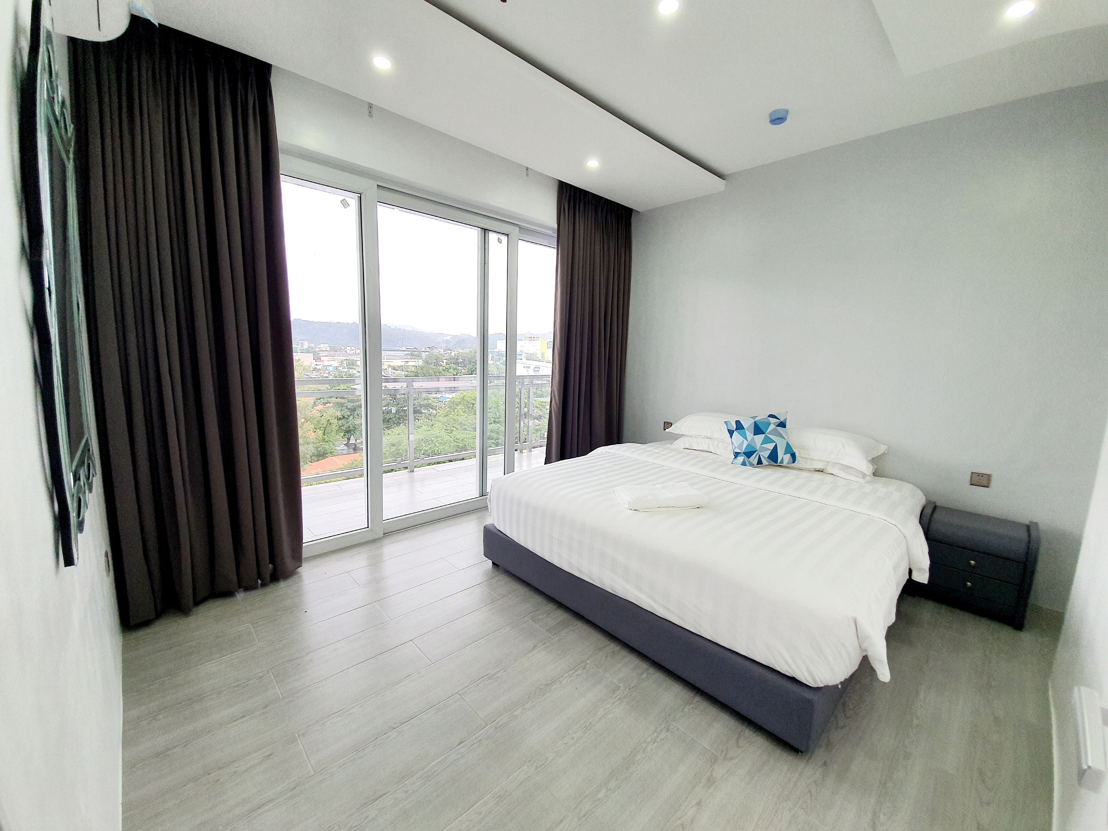 Penthouse Kota | Seprai premium, selimut bulu angsa, dan tempat tidur Select Comfort