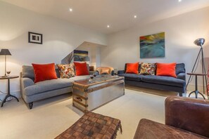 TV, fireplace - Beech House, Little Walsingham, Norfolk (Walsingham)
