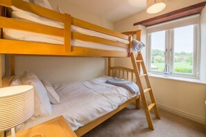 3 bedrooms, Internet, bed sheets - Skimming Stones, Burnham Market, Norfolk (Fakenham)