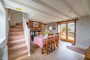 Unclassified image, 2 of 31, button