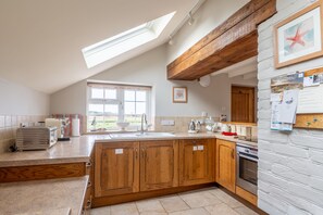 Microwave, dishwasher