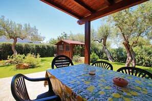 Outdoor dining - Private pool, large Garden, Terrace, Air conditioning, Wi-Fi, near the Sea. (Cefalù)