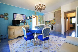 Interior - Private pool, large Garden, Terrace, Air conditioning, Wi-Fi, near the Sea. (Cefalù)
