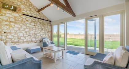 Geddings Farm Barn, Ringstead, Norfolk