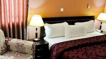 Desk, laptop workspace, free WiFi, bed sheets