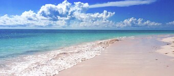 Stunning, Private, Pink Sand, Beachfront Estate with 70ft dock on Bonefish Flats