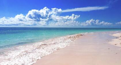 Stunning, Private, Pink Sand, Beachfront Estate with 70ft dock on Bonefish Flats