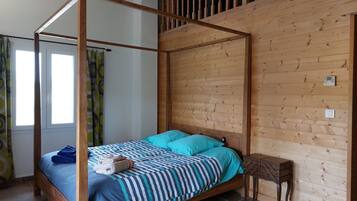 4 dormitorios, tabla de planchar con plancha, cuna de viaje