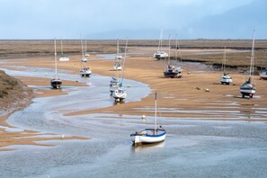 Beach - Quayside Lookout, Wells-next-the-Sea, Norfolk (Wells-next-the-Sea)