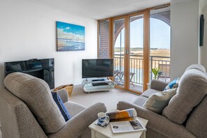 TV - Quayside Lookout, Wells-next-the-Sea, Norfolk (Wells-next-the-Sea)