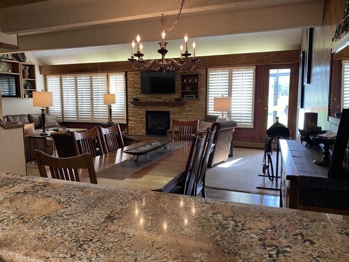 Spacious 5 Bedroom, 3 bathroom Ski-in Ski-Out Condo - Copper Mountain, Colorado