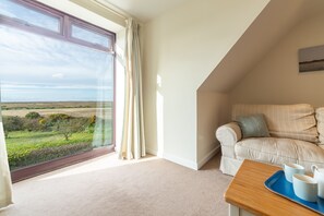 TV - The Saltings Blakeney, Blakeney, Norfolk (Holt)