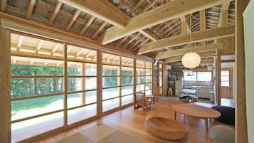 Private Vacation Home | Living area