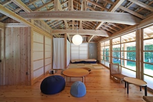 Casa (Private Vacation Home) | Zona de estar | Una televisión de pantalla plana