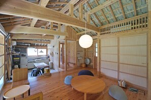 Private Vacation Home | Living area