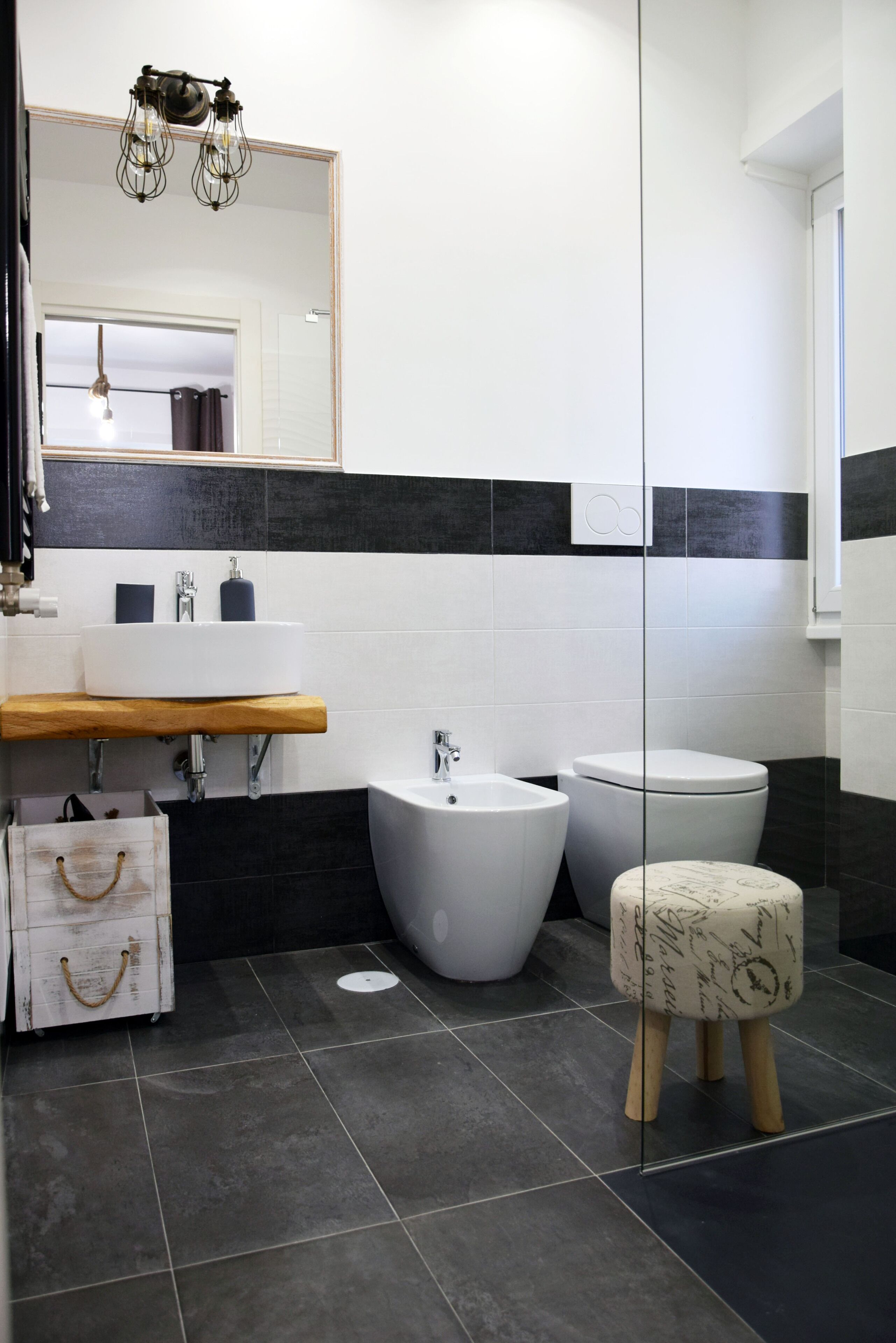 Dusche, Haartrockner, Bidet, Handtücher