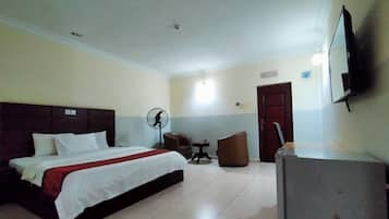 Deluxe Room | Individually decorated, desk, laptop workspace, free WiFi