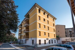 Esterni
