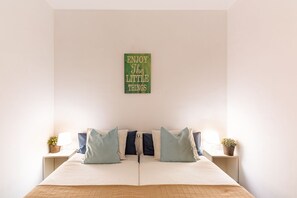 2 bedrooms, in-room safe, iron/ironing board, free WiFi