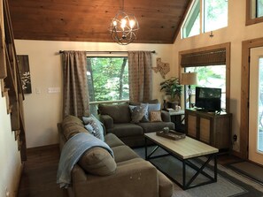 Smart TV - Serenity. Beautiful Lake Cypress Springs Cabin with Boat Slip. (Scroggins)